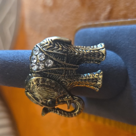 VINTAGE Gold Elephant RING - Picture 2 of 5